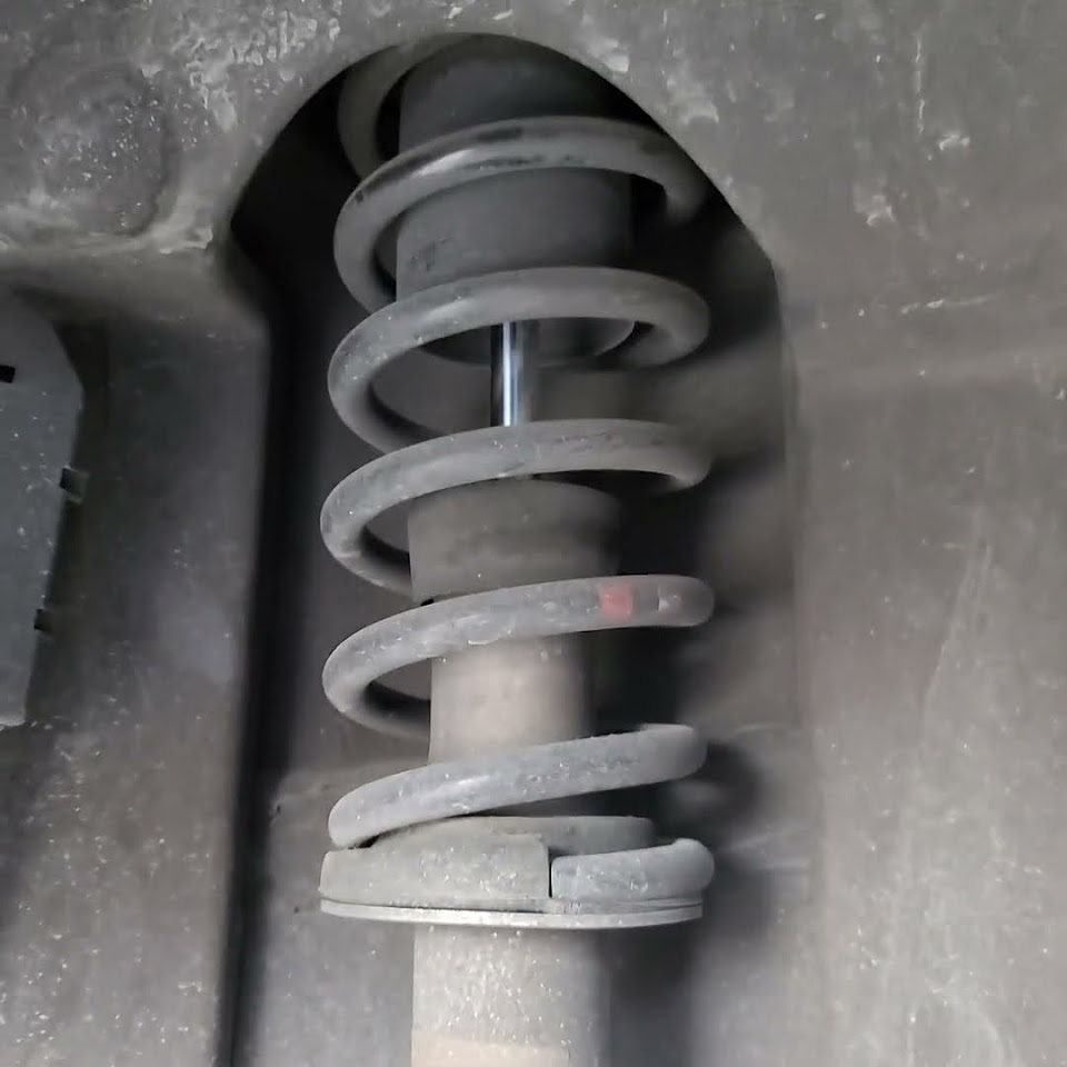 How to remove rear shock/strut 2003 to 2008 BMW 745li YouTube