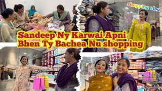 Sandeep Ny Karwai Apni Bhen Ty bachea nu shopping 🛍️  screenshot 5