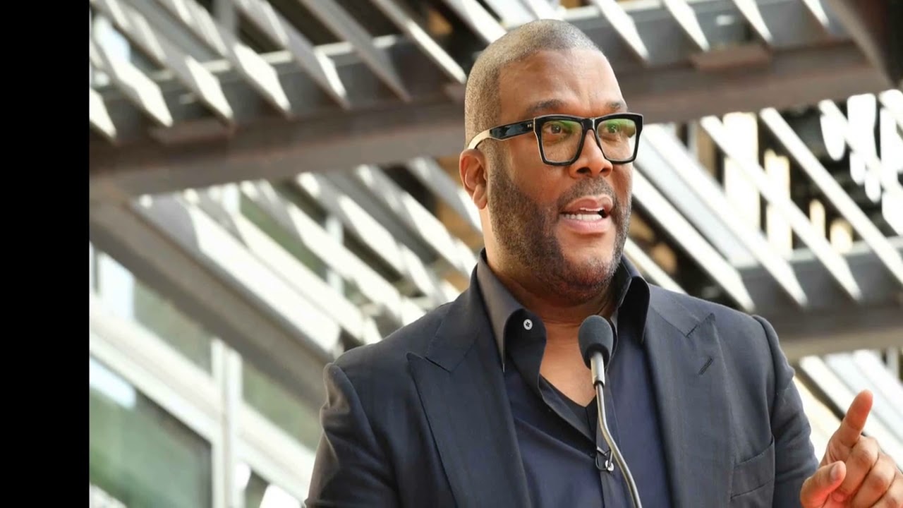 Tyler Perry posts thirsty photo revealing he's single and having a ...