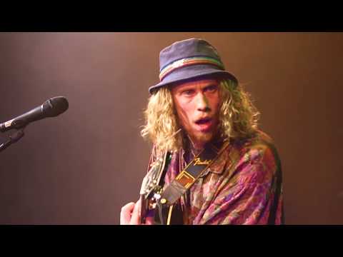 Bare Jams perform their song "Strange Minds" - LIVE at "One Winter's Night"