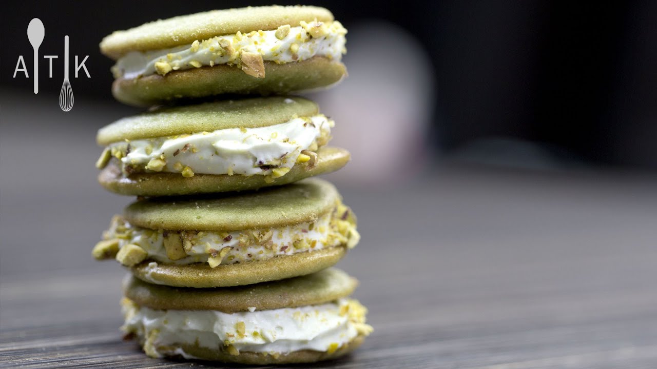 how-to-make-amazing-pistachio-whoopie-pies-whoopie-pies-recipe-youtube
