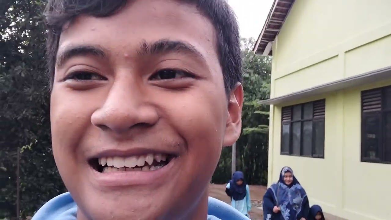 KONDISI PONDOK PESANTREN AL-HIKMAH CIREBON JAWA BARAT