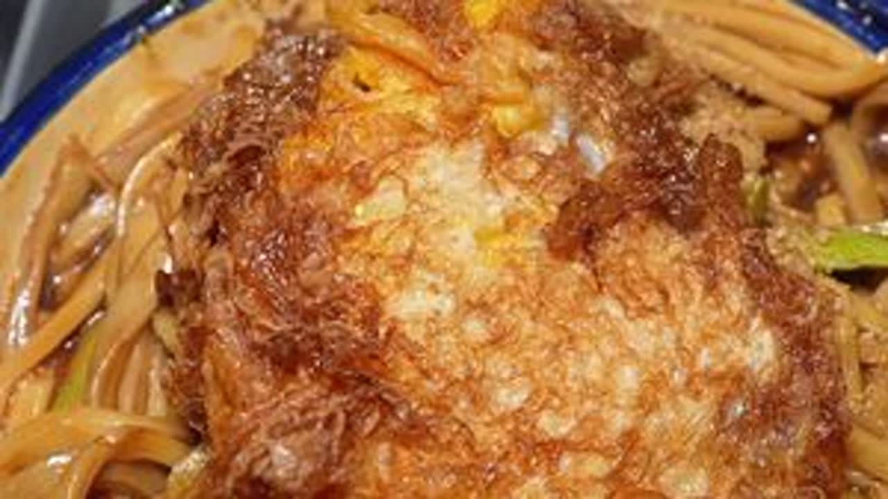 #好好吃饭大赛 从江苏徐州回到碳水王国山西第一顿：高平炒饽子。所谓饽子（脖子）就是白面加高粱面的二合面，像被太阳晒红的脖子而得名。开车往返四小时，两人消费25元。#地方特色美食 #晋城美食 #高...