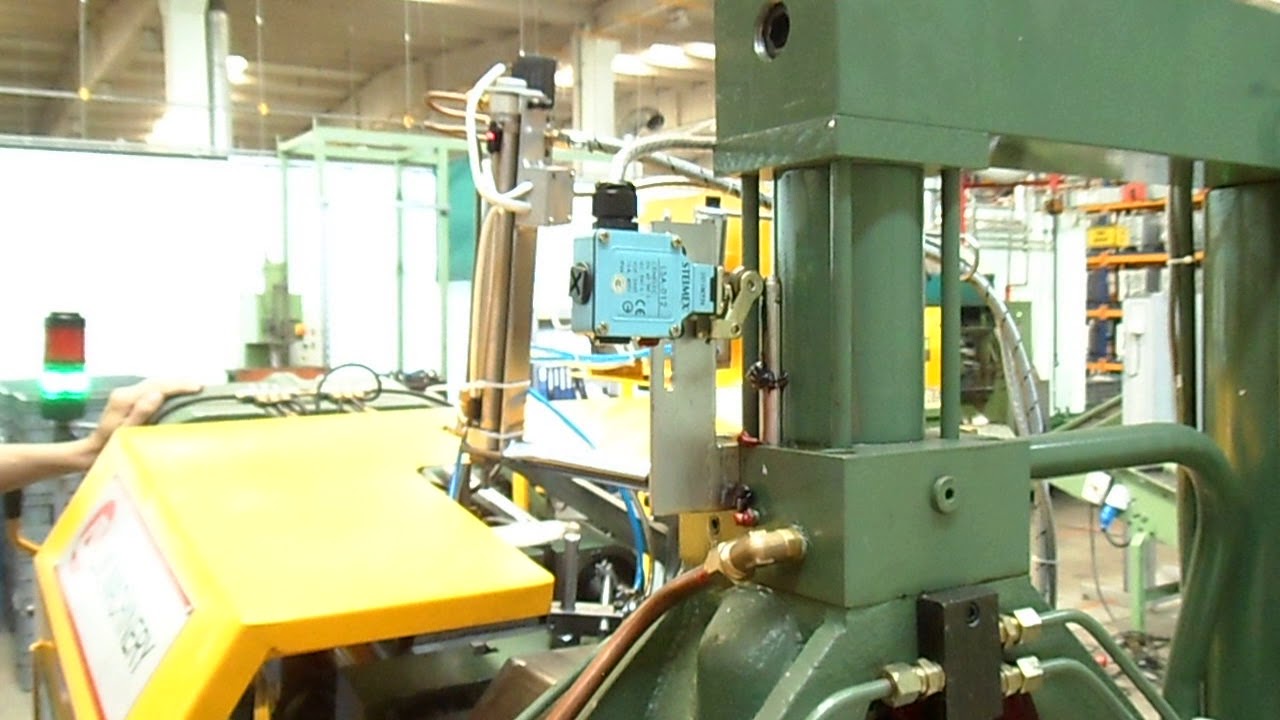 LK DC18 HOT CHAMBER DIE CASTING MACHINE