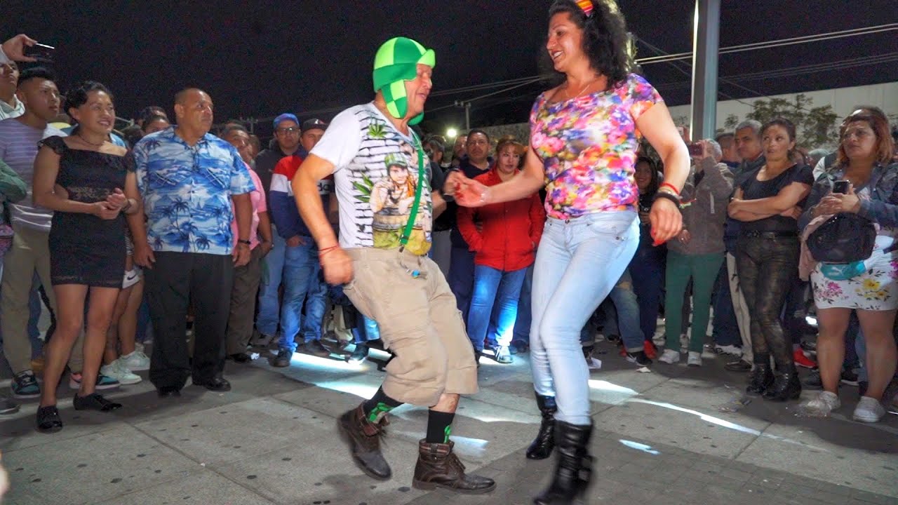 🚩ASI BAILA EL CHAVO DEL 8 CON SONIDO SIBONEY 🔴CUMBIA PERUANA MARTIN