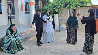 The third wife's request to Pourya, who wants a wedding photo to prove it to her father.