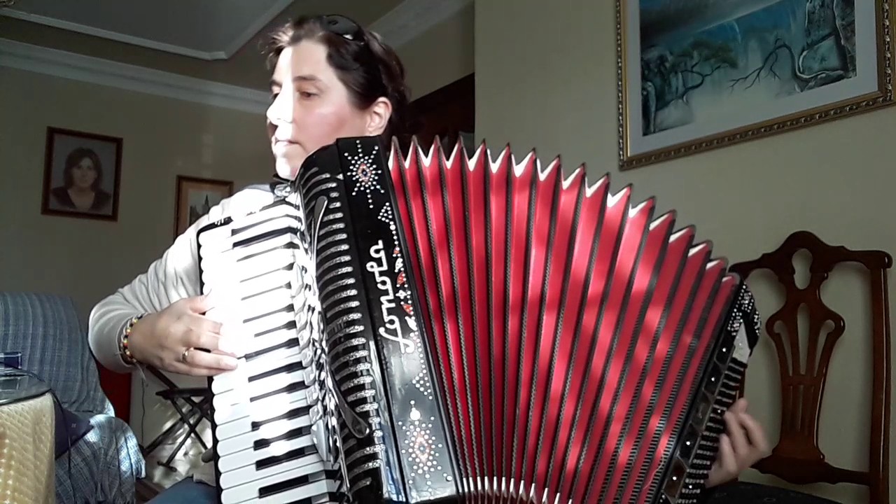 Maria Molina: Las cintas de mi capa (Acordeón)