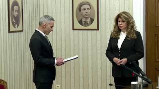 На Живо Андрей Гюров Представя Служебния Кабинет