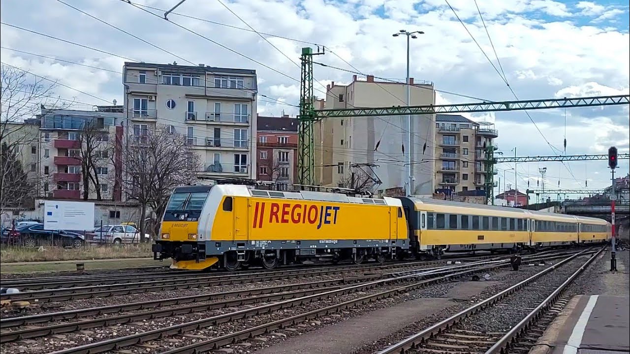 Vonatok Budapest Déli pályaudvaron