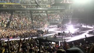 Video thumbnail of "Eric Church - Drink In My Hand - Des Moines, IA"