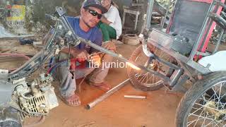 BENTOR membuat becak sama sepeda motor