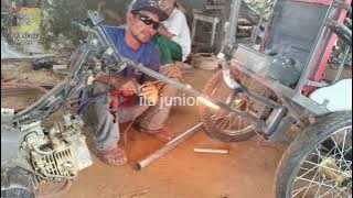 BENTOR membuat becak sama sepeda motor