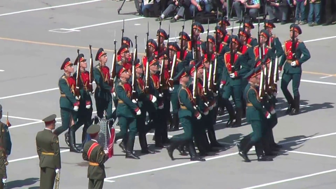 Wolgograd / Stalingrad Battlefield Tours Victory Day Parade 