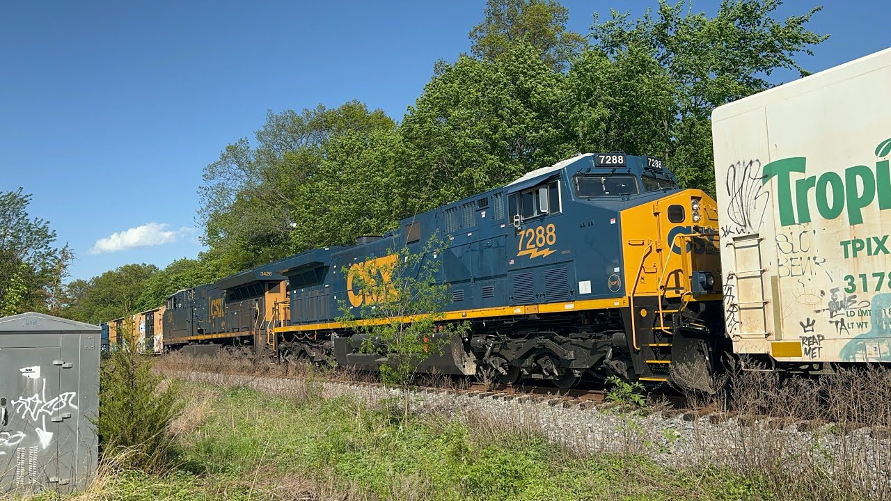 CSX 3426 ET44AH leads CSX I032 through Manville NJ 5/2/2024 - YouTube