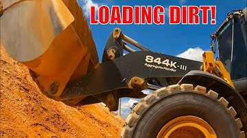 Operating a John Deere 844K Loader 💪