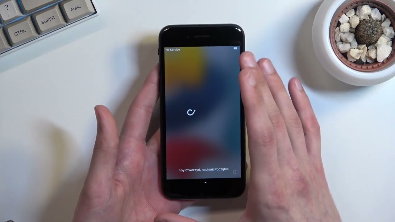 iPhone SE 2022 UNBOXING | What's Inside the APPLE Box? - YouTube