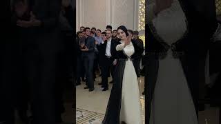 Лема Нальгиева танцует на ловзаре! #ловзар #чеченцы