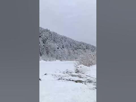 Замерзшая река, снежные леса - YouTube