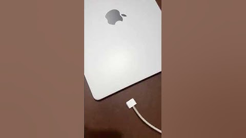 M4 MacBook Air Plug In First Try #shorts #satisfying #magsafe # #asmr