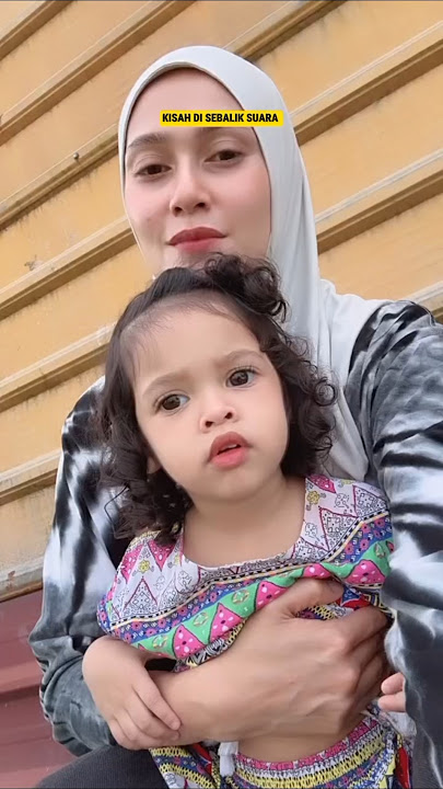 CANTIKNYA ISTERI & ANAK DATUK JAMAL ABDILLAH. TENGOK IKAN DEKAT KOLAM