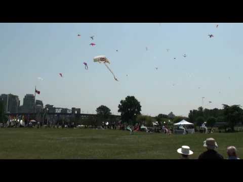 BCKA 34th Pacific Rim Kite Festival - Team iQuad P...