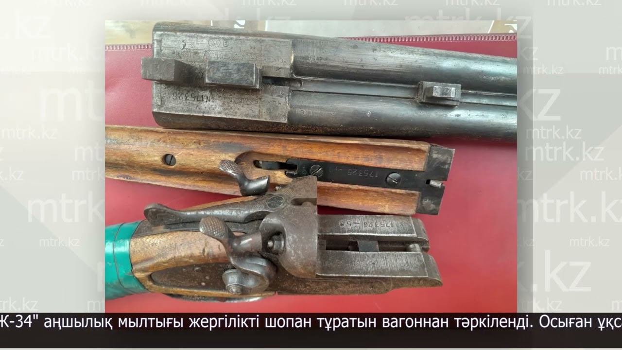 Үлкен мүшесі бар екі жігіт қызды трахает