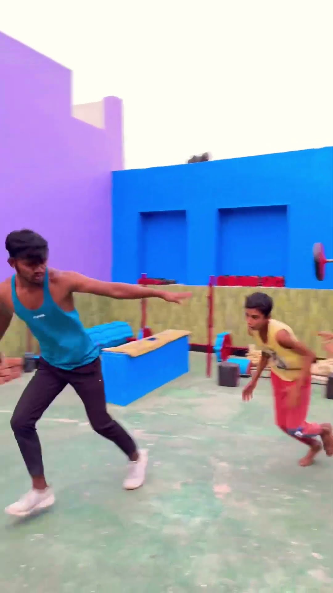 Sister went into the air. ??? #shortvideo #funnyvideo #funny #youtubeshorts