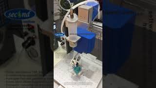 Adhesive glue dispenser with 360 rotate valve