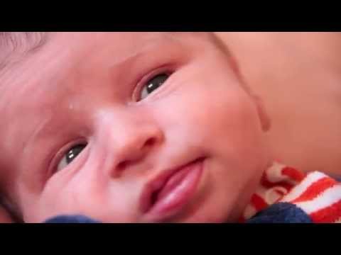 Video: Steckt Mein Baby Seine Zunge Normal Heraus?