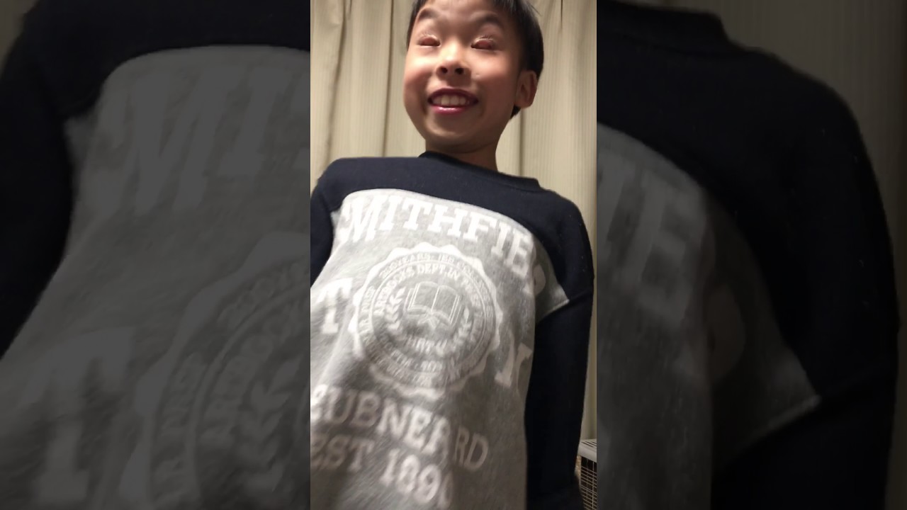 まぶたを一瞬で裏返すオトコ Youtube