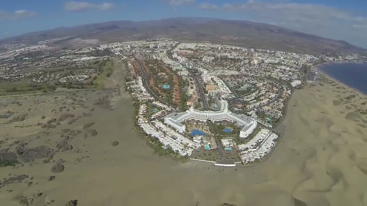 Vuelo de Dron sobre las Dunas de Maspalomas / Drone Flight Over Maspalomas Dunes, Gran Canaria