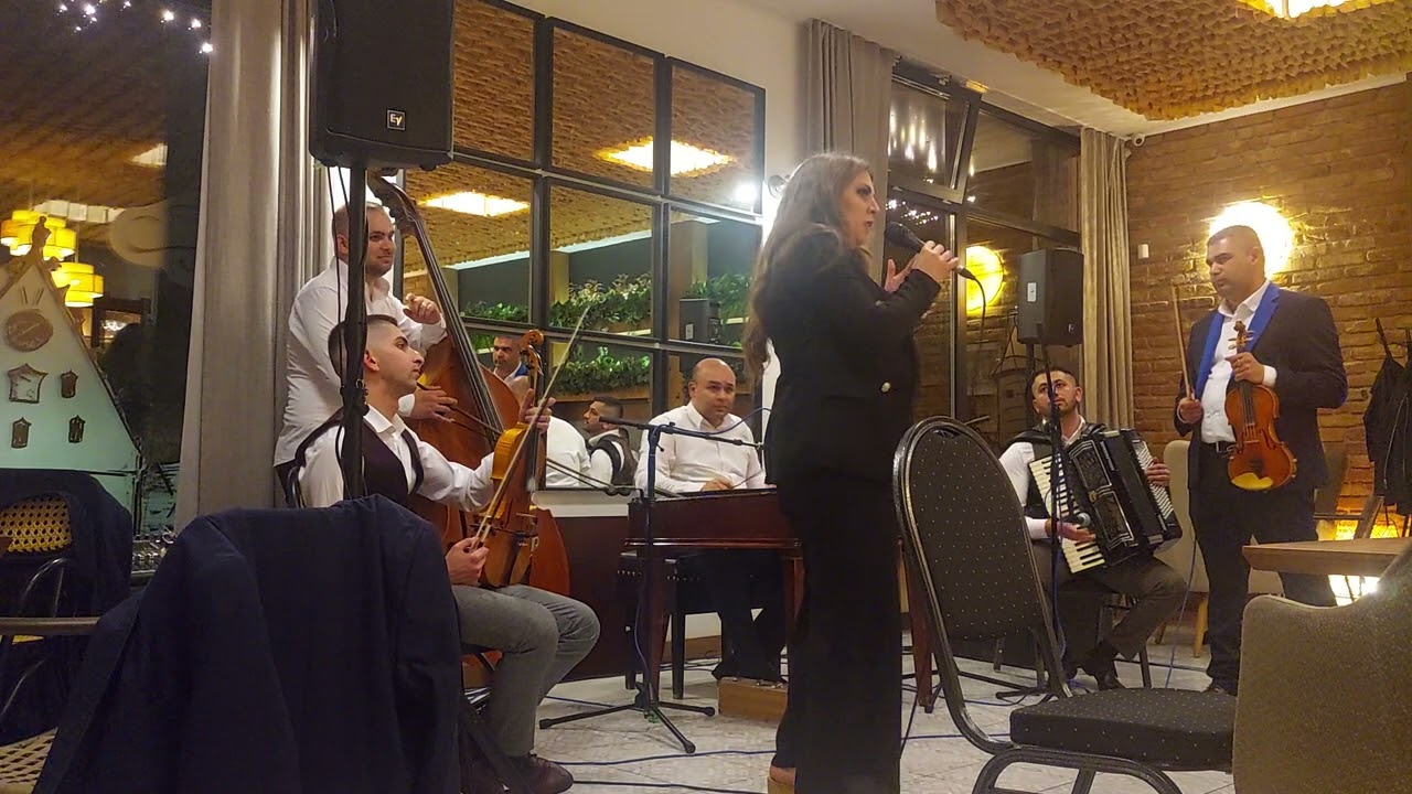 Pekovci & Anička Čonkova - Nádeje Nádeje..,A ja taka čárna..,Vydávali cigánka nevinnu..