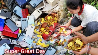 looking​​​ lots of gold coins and money in a pig saving $1000000💰- How i Restoration Cracked Phone