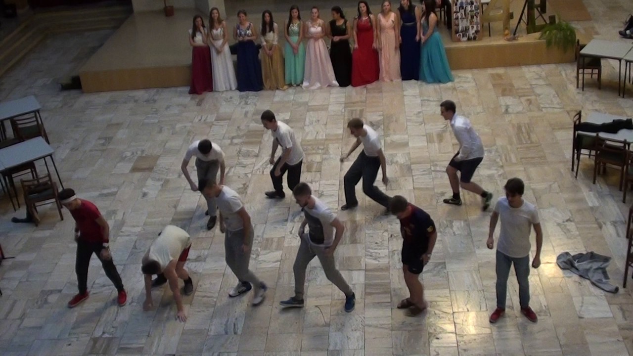 2016 4E po stuzkovej 3 tanec chlapci