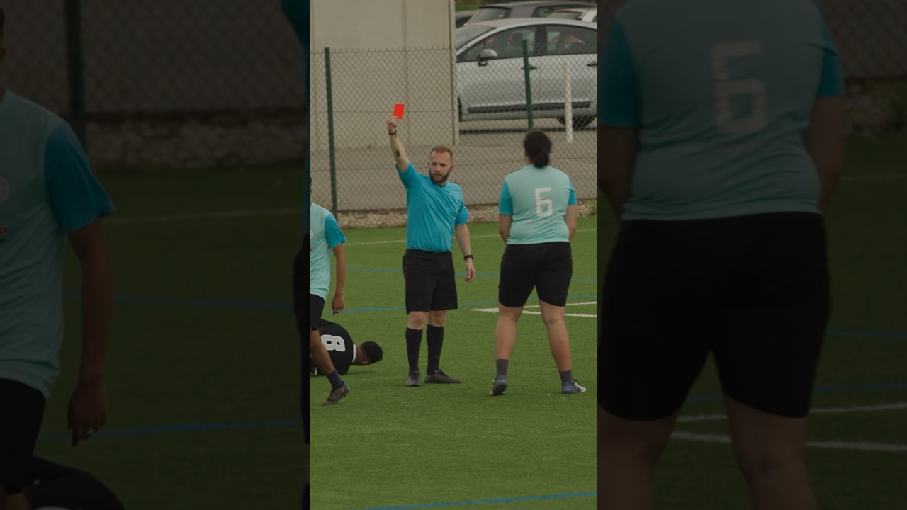 Situation de carton rouge durant mon match d’arbitre 