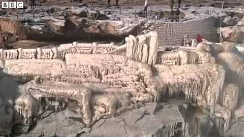 Yellow River waterfall turns to ice in China