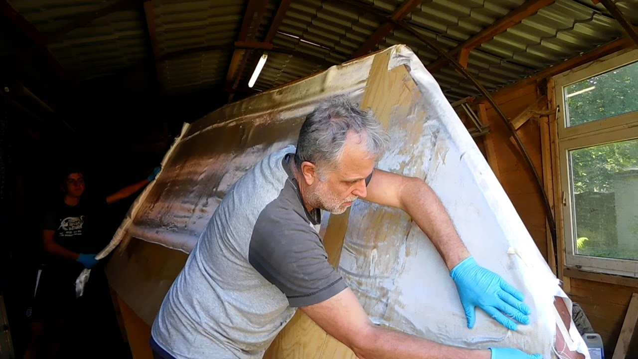 Sheathing the hull sides - SV Tapatya EP43