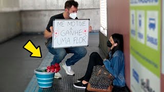 Me Motive E Ganhe Uma Flor - Pegadinhas Do Bem - John Leitão