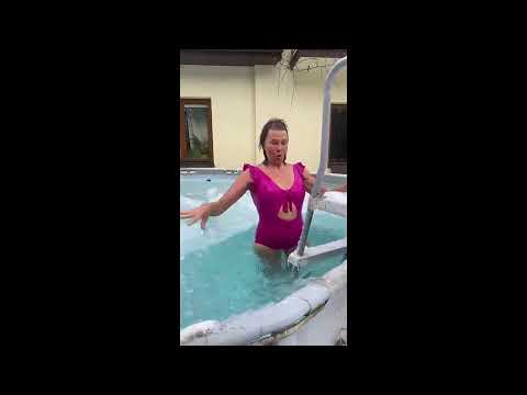 Anna Popek - Morsowanie w basenie