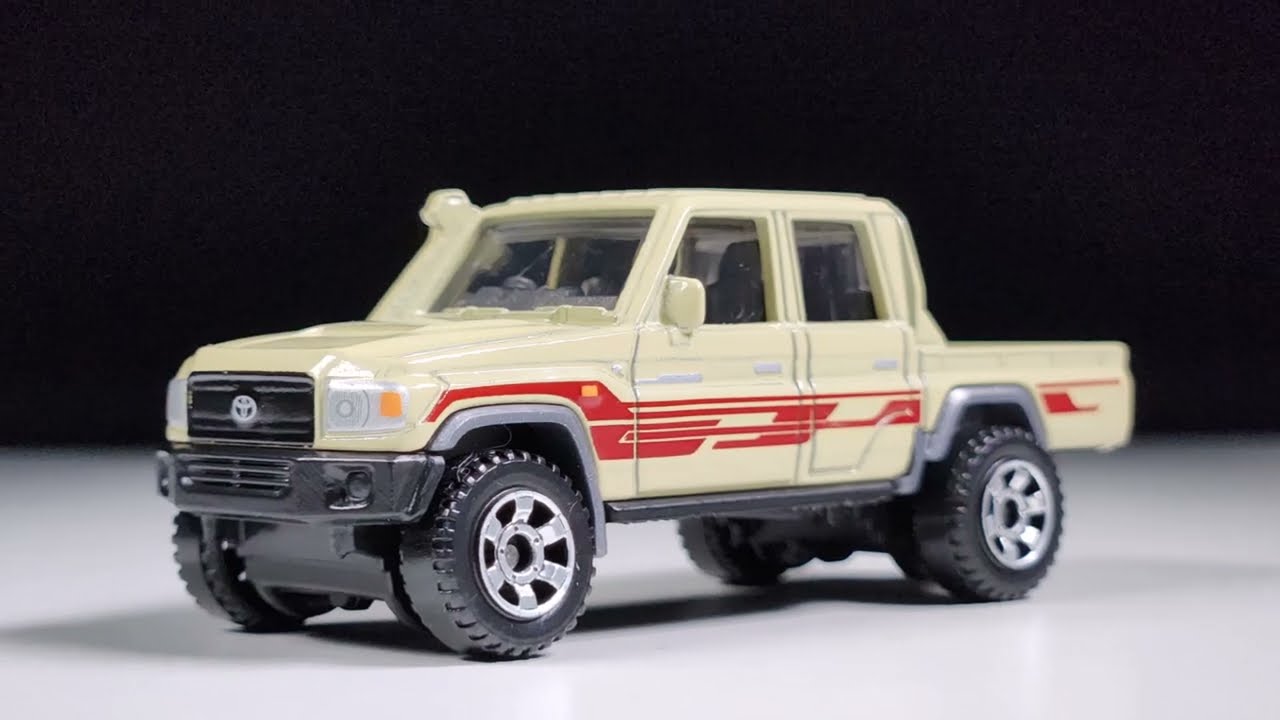 Matchbox '17 Toyota Landcruiser 78 [Tan] Scala 1:64 - Diecast #109/125