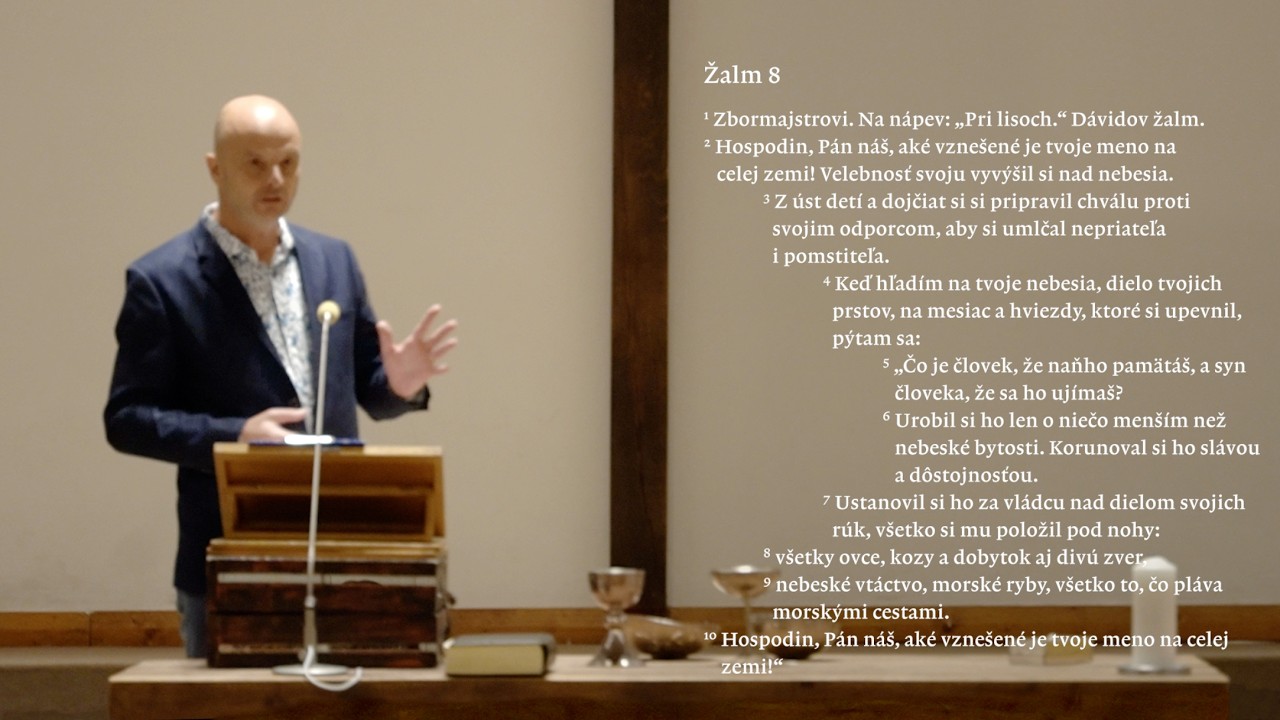 Je človek biednym červom alebo stredom vesmíru?