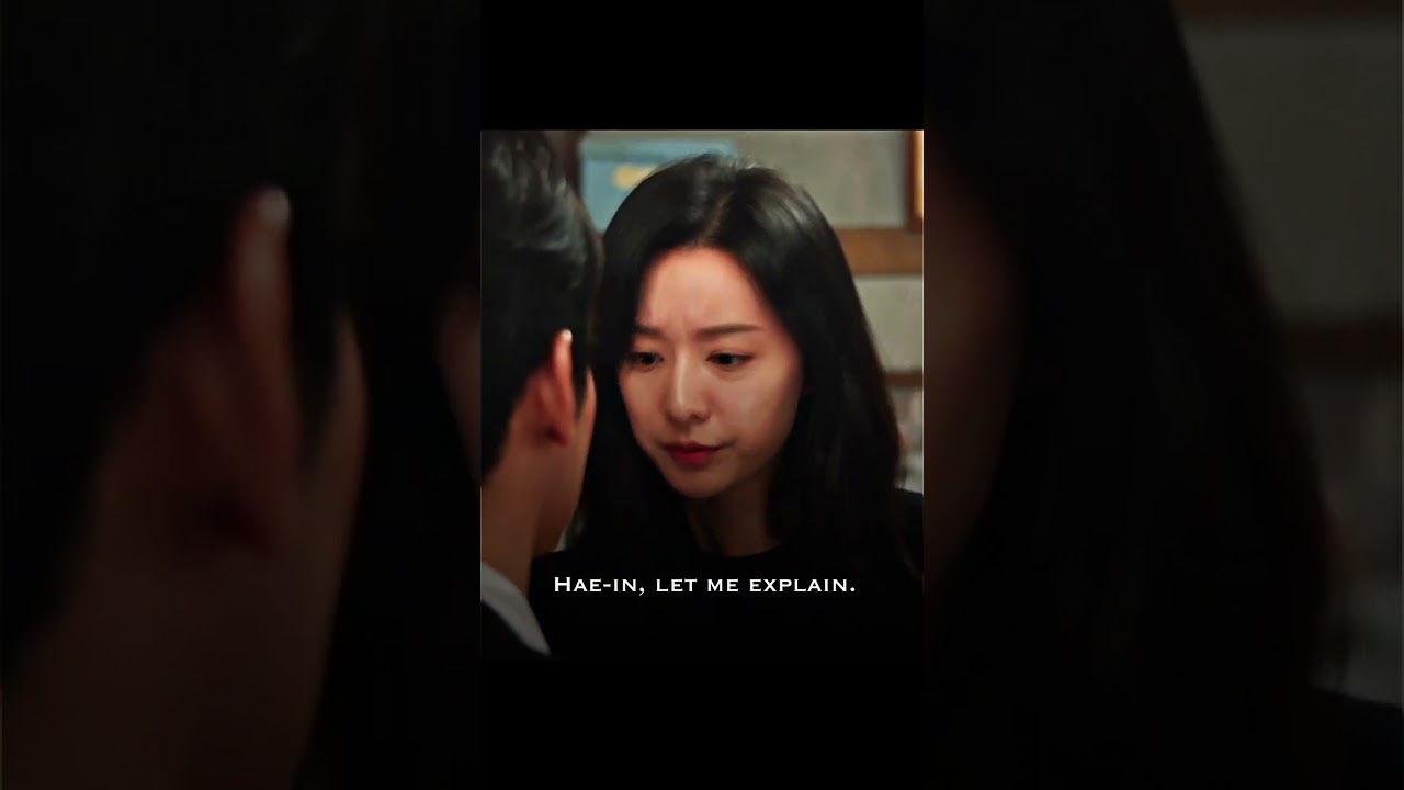 the way she just started unbuttoning 😂 | Queen of Tears 