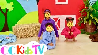 Video thumbnail of "Chicken Chicken Cluck Cluck Song | Original Song by CC Kids TV | Learn Animal Sounds"