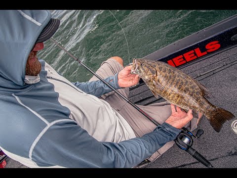 Locating and Catching Smallmouth Bass with Lowrance LiveSight