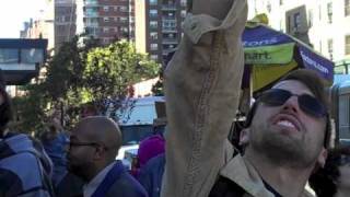 UFO Sighting NYC October 13, 2010 - the crowd