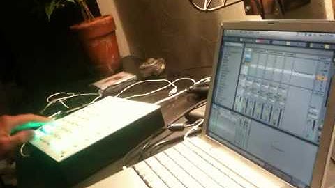 Playing around with live+arduinome