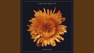 Download Lagu Kiss And Make Up MP3