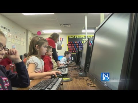 Elementary students learn computer code during new inititiative