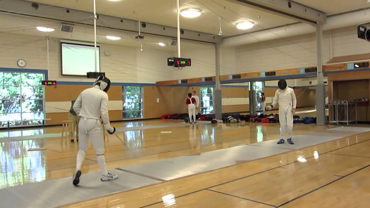 Steffen Felt (L) v Iain Valentine (R)