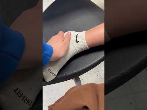 مالیدن کوتاه پاها 